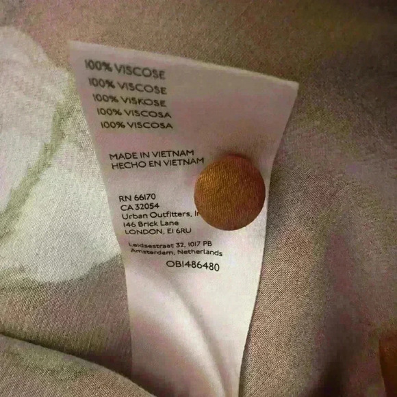 NWT ANTHROPOLOGY SATIN FLORAL SHORTS - Picture 8 of 8